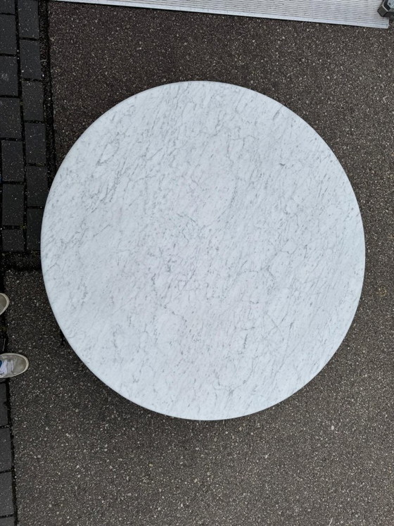 Ronde massief marmeren eettafel Ø110 cm – zwart onderstel – Marble, Wood (photo 3 of 7)