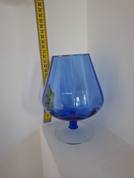 Image 1 of Set of 2 Vintage Cobalt Blue Glass Vases - Empoli Style - 16 cm

Beautiful Mid-Century Modern Blue Goblet Vases (Set of 2)