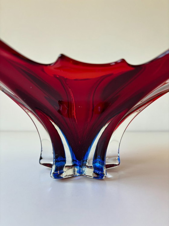 Image 1 of Striking Murano blown glass centerpiece – Ruby red and cobalt blue – Sculptural design