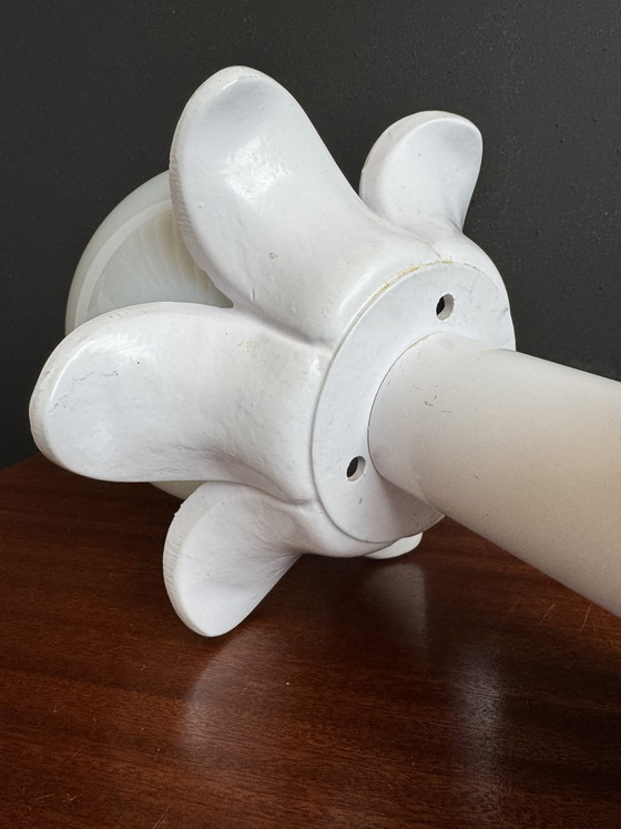 Image 1 of Lámpara de techo con forma de palmera opalina de los años 80.