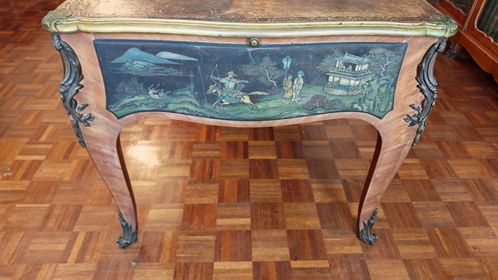 Image 1 of Groot Louis XV-bureau in chinoiserie en palissanderhout - zeldzaam stuk