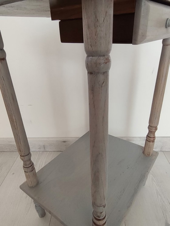 Image 1 of Tavolino laterale in legno massello