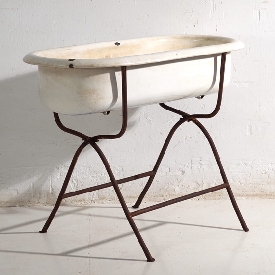 Antique bathtub in enamelled iron – Central Europe, circa 1950 #6 – Decorative Objects, Industrieel (photo 8 of 40)