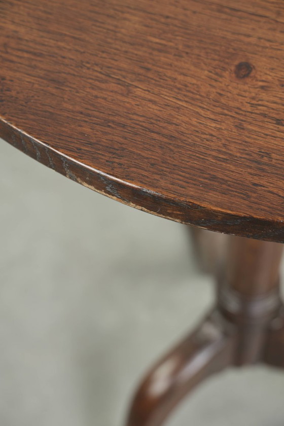 Image 1 of Table d'appoint/table à vin ancienne en chêne anglais, datant de la fin du XVIIIe/début du XIXe siècle, d'une apparence luxueuse