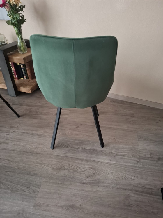 Image 1 of 6x green velvet chairs with metal legs