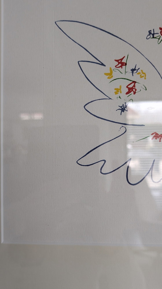 Image 1 of Iconic Picasso 'La Colombe de la Paix' – High-quality art print in a sleek frame