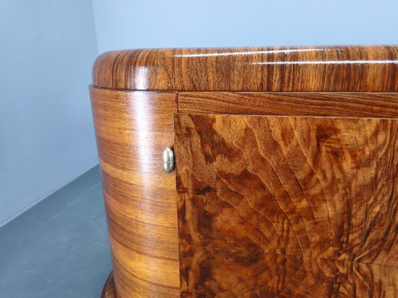 Image 1 of Art Deco dressoir van walnotenhout, Tsjechoslowakije, jaren 1930