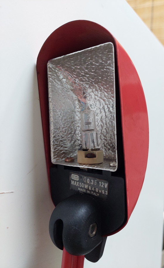 Image 1 of Lámpara de escritorio italiana moderna de poste rojo