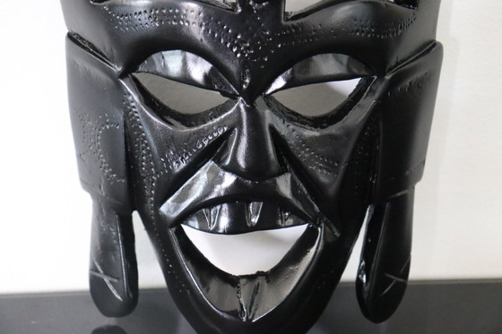Image 1 of Masque en bois sculpté à la main