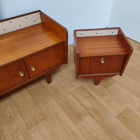 Image 1 of Ensemble tables de chevet vintage milieu du siècle avec coiffeuse - Prix