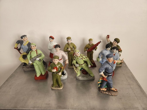 11 statues of the Chinese Cultural Revolution