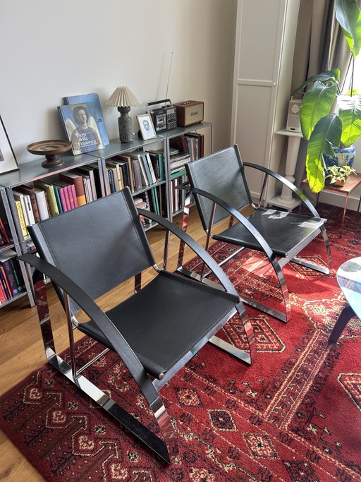 2x chroom zwart leren stoelen in Brno-stijl (Mies van der Rohe)