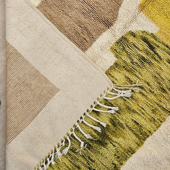 Tapis berbère marocain 250cm x 150cm – Laine (photo 9 of 11)