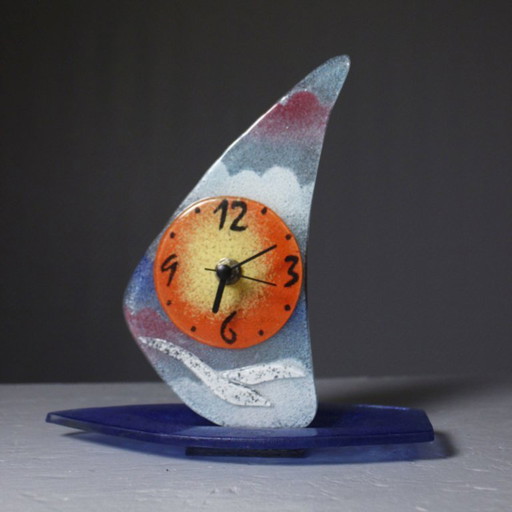 Reloj de cristal vintage con forma de velero, diseño posmoderno de los años 90