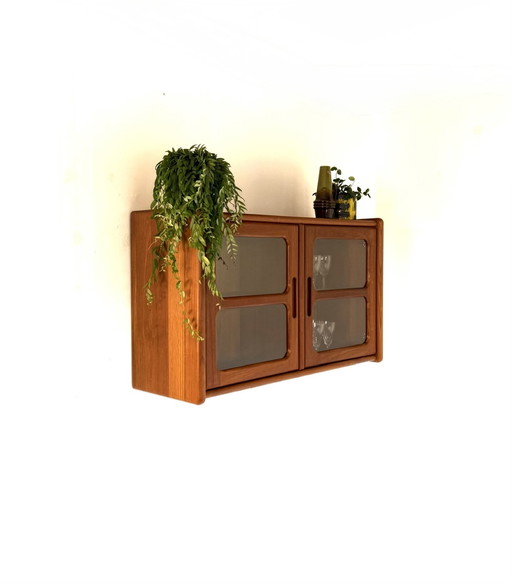 Vetrina vintage galleggiante in teak, Dyrlund '70