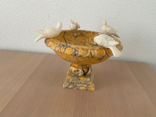 Vintage italienisches Vogelbad aus Alabaster mit 4 Vögeln
