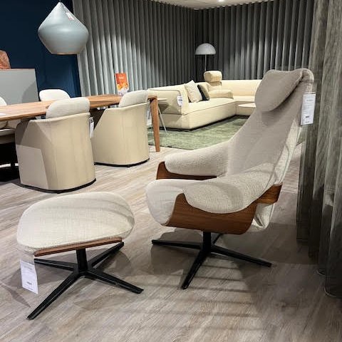 Image 1 of Sillón Leolux color crema con otomana