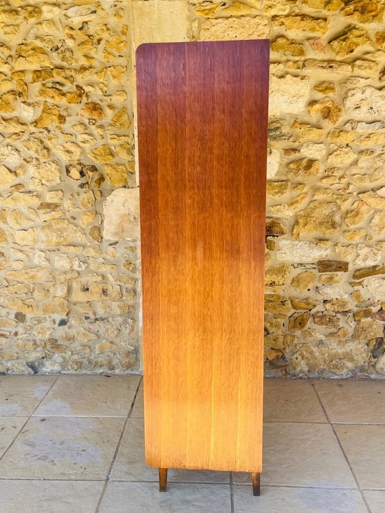 Image 1 of Librería de roble de mediados de siglo, con puertas correderas de cristal, década de 1960