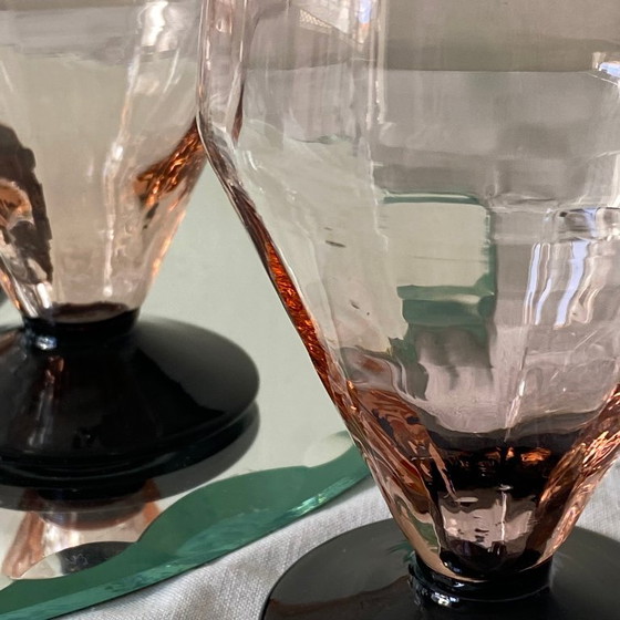 6 kleine Art-Deco-Wein- oder Wassergläser mit Stiel in Rosa und Schwarz, 7 cl – Gläser & Karaffe, Glass (photo 8 of 9)
