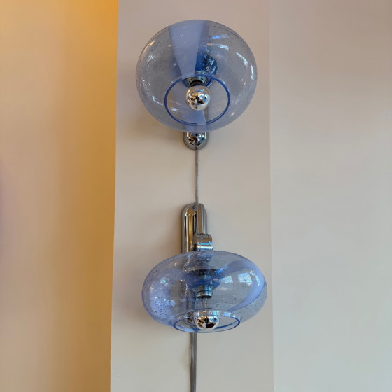 Image 1 of Italiaanse chromen wandlampen met blauw bubbelglas