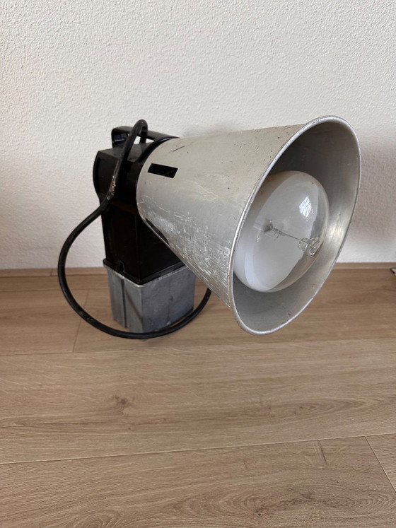Image 1 of Industrial Phillips HDK lamp