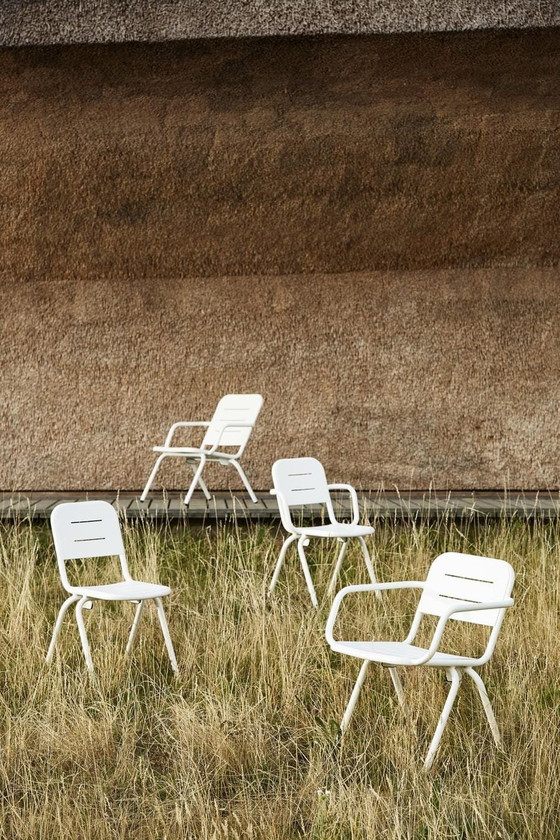 Image 1 of 4 Woud buiten stoelen. Danish design