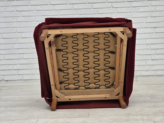 Image 1 of Chaise danoise à dossier haut des années 1970, velours rouge cerise, pieds en frêne