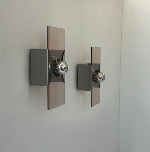 Coppia di applique vintage, metallo spazzolato e plexiglass fumé, Francia, 1970