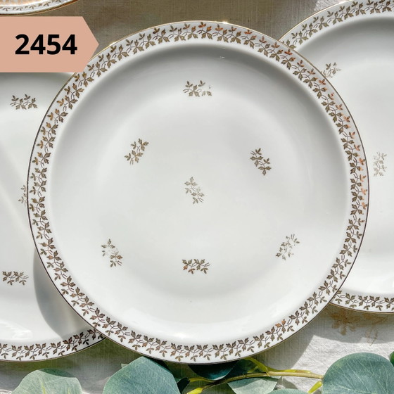 White Vintage Gilded Porcelain Plate, Sold Individually – Crockery, Retro (photo 9 of 10)
