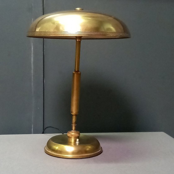 Image 1 of Lampe de table au design iconique signée Giovanni Michelucci