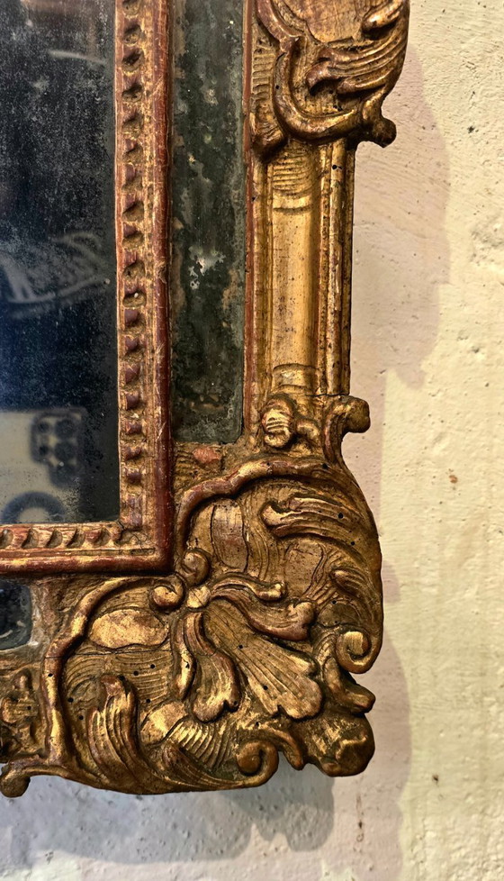 Image 1 of Regency period mirror with a carved and gilded wooden pediment – ​​18th century