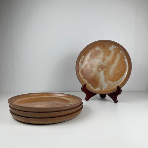 Set of 4 brutalist terracotta plates