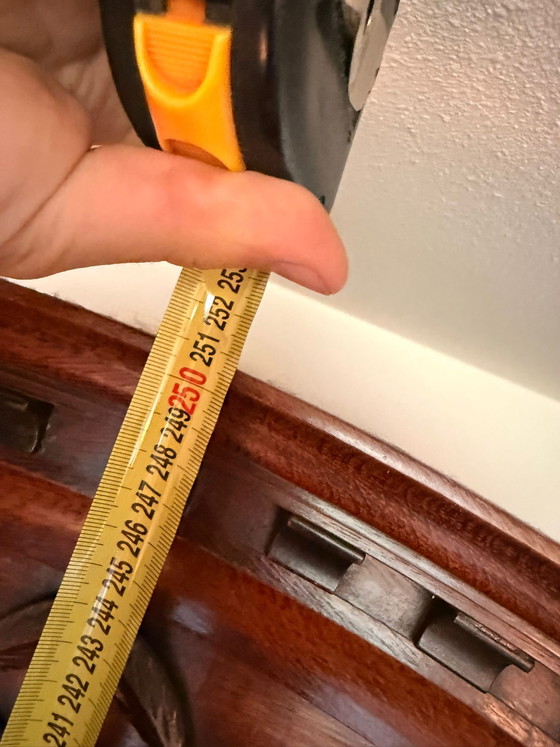 Image 1 of Armario antiguo de Drenthe (caoba o roble)