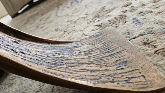 Brutalistische vintage glazen tafel met bronzen propellervoet. – Ronald Schmitt, Salontafels, Glass (photo 5 of 12)