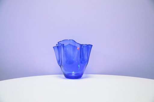 Jarrón vintage de cristal orgánico azul