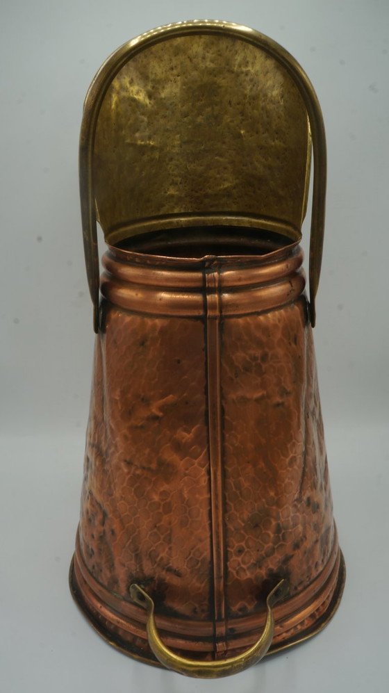 Image 1 of Soporte para paraguas de cobre antiguo, cubo de carbón para pellets, kit de pellets con relieve de Rembrandt