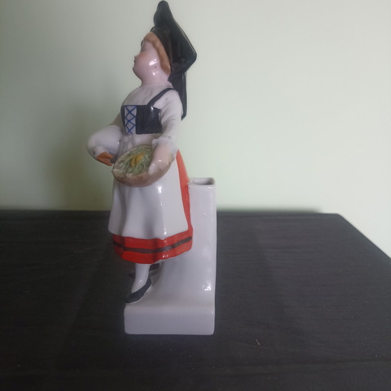 Antique Porcelain Figurine – Alsatian Girl with Goose (ca. 1900) – Table accessories, Ceramic (photo 3 of 9)