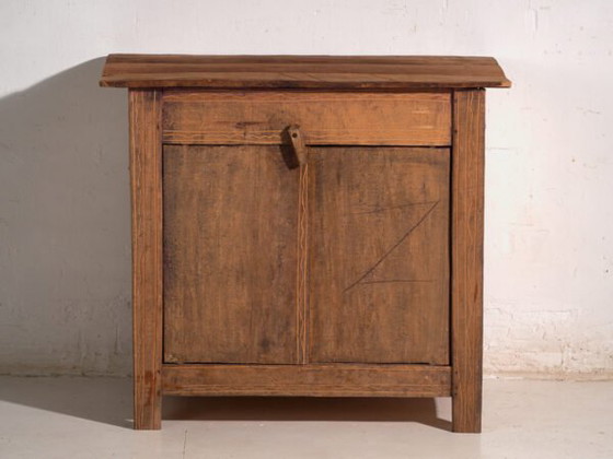 Ancien buffet bas en pin – Europe Centrale, circa 1870 (photo 27 of 40)