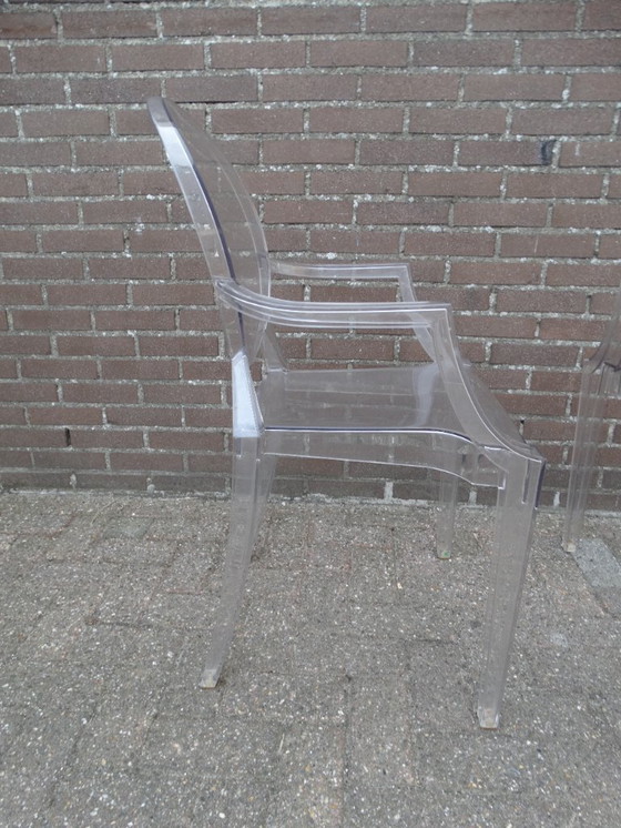 Image 1 of Louis Ghost de Kartell, diseño de Philippe Starck