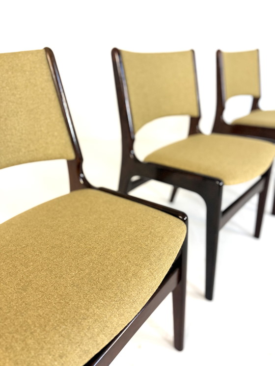 Image 1 of 4 chaises de salle à manger restaurées, modèle 89, Erik Buch '60