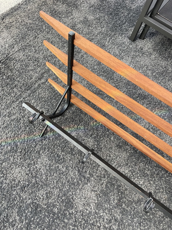 Image 1 of Appendiabiti scandinavo vintage in legno di teak e metallo degli anni '50