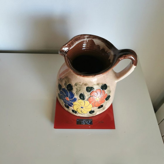 Image 1 of Cruche en argile faite main - signée