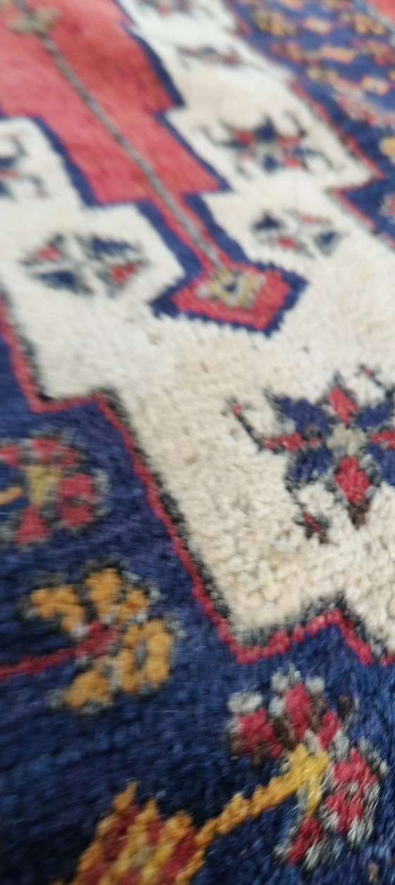 Image 1 of Alfombra antigua de Anatolia, turca, anudada a mano.