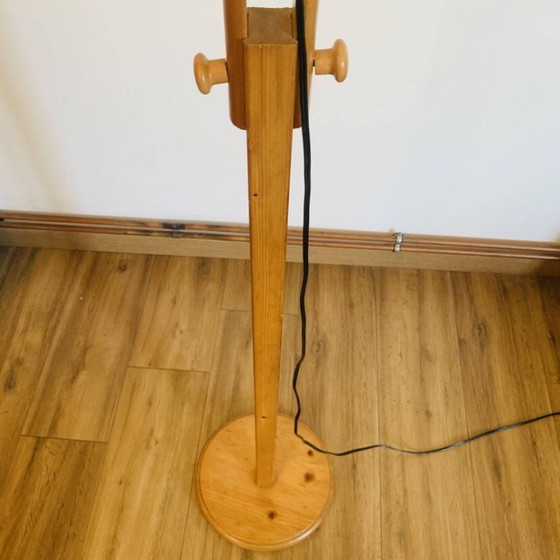 Image 1 of Lampada da terra vintage articolata in legno di pino – design scandinavo