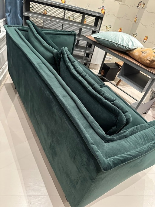 Berry sofa in pure emerald green