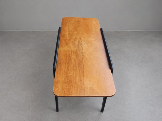 Belgischer Mid-Century Couchtisch im Stil von Alfred Hendrickx – Couchtische, Wood (photo 4 of 5)