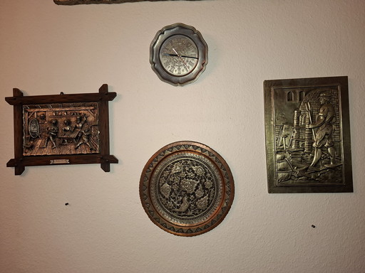 Historisch, museumwaardig tinnen monument