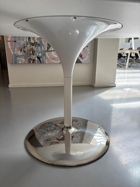 Image 1 of Arper Dizzie oval table