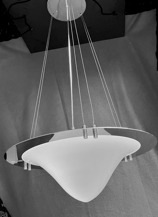 Lampe à suspension au design italien