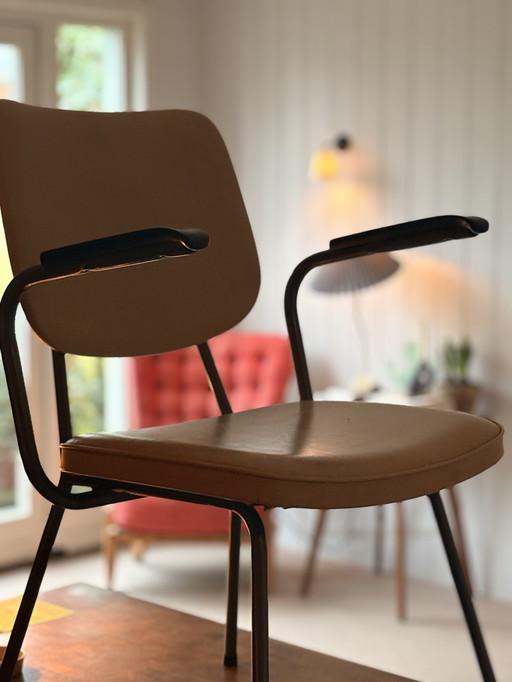 Poltrona vintage Gispen – design originale con struttura tubolare